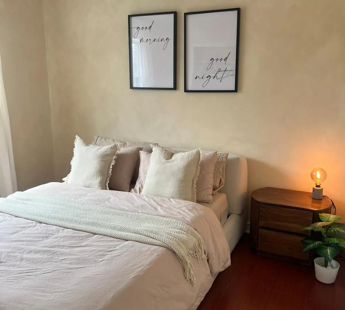 Cozy Bohemian Apartment Toronto