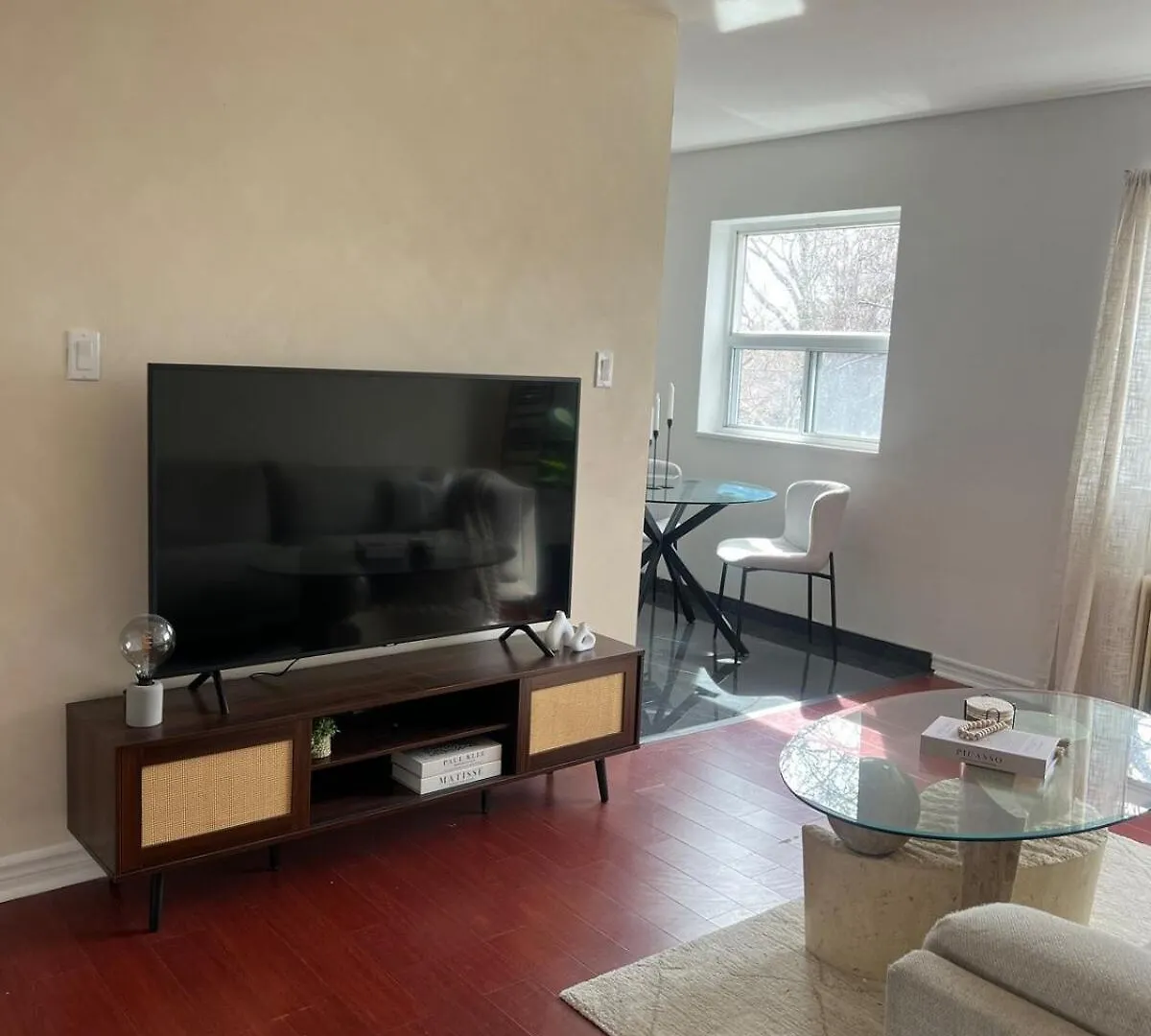 Cozy Bohemian Apartment Toronto 0*,  Canada